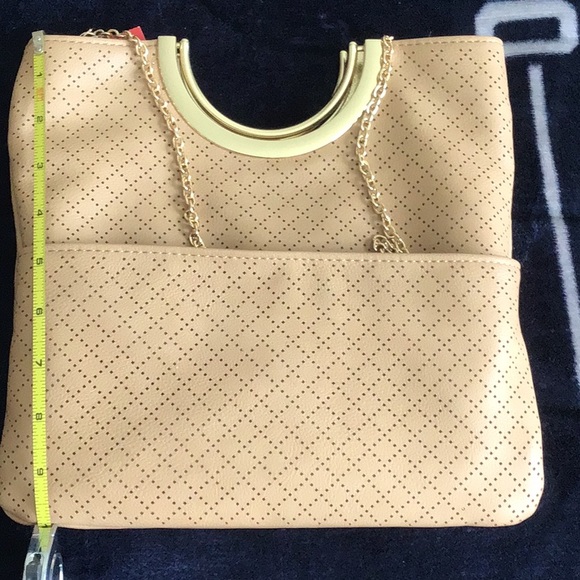 Women’s Kelly & Katie chain cross body handbag 👜 - Picture 12 of 13